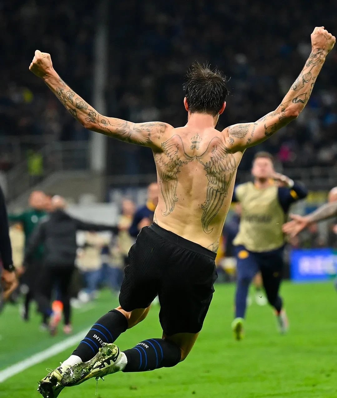 开云体育中国-包含热刺轻取波尔图，阿扎尔梅开二度世界杯的词条