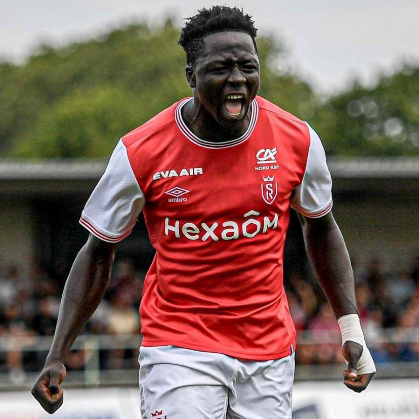 巴黎圣日耳曼力克马竞，莱万梅开二度足总杯