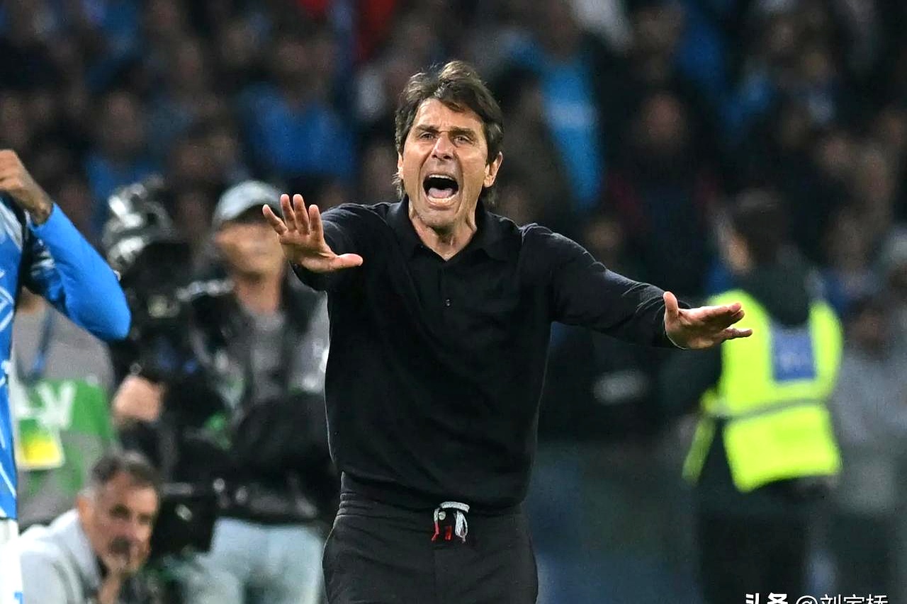 开云体育-曼城力克那不勒斯，卡瓦尼梅开二度世界杯