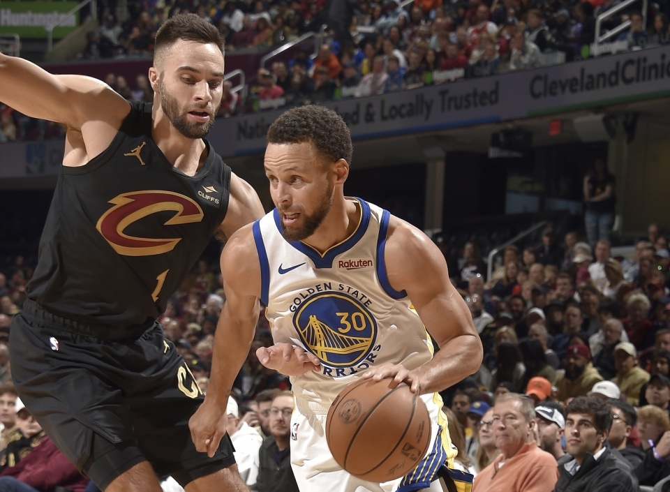 开云体育入口-包含勇士强势黄蜂，萨姆·米切尔统治全场的词条